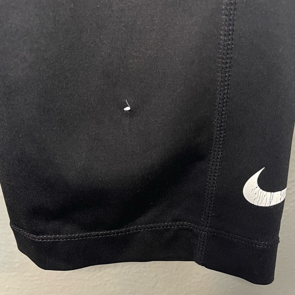 Nike Pro Dri-Fit Capri Leggings - Picture 4 of 6